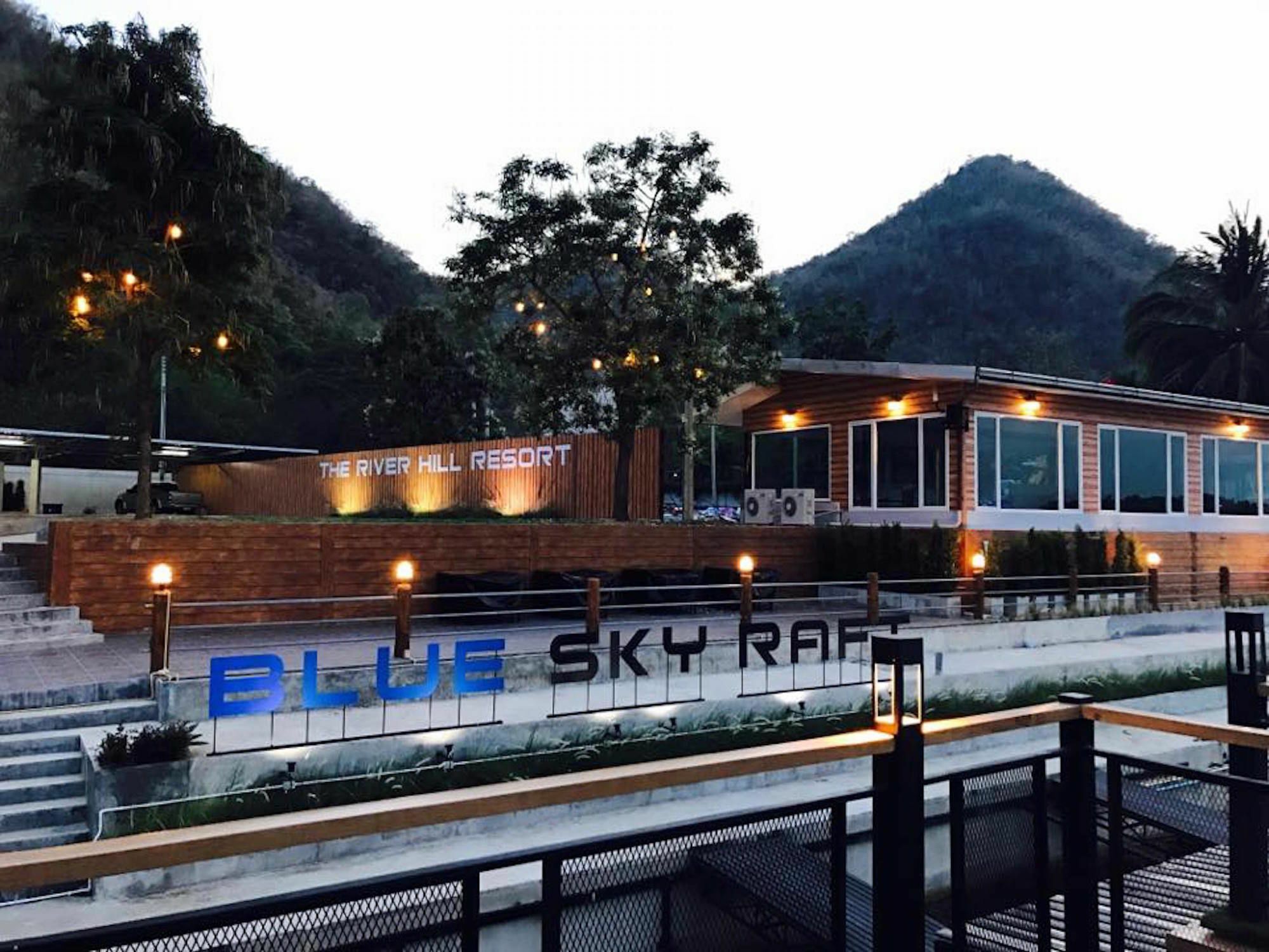 Blue Sky Raft At Kanchanaburi City Exterior photo